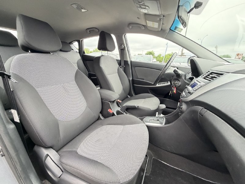 2014 Hyundai Accent GL**TRES BAS KILOMETRAGE**SIEGES CHAUFFNATS**PRIX EN SPECIAL** Image principale