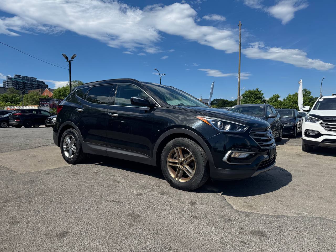 2017 Hyundai Santa Fe Sport SE**AWD**SAAQ CERTIFIEE**TOIT OUVRANT PANORAMIQUE**SIEGE EN CUIR**CAMERA DE RECUL**SIEGES CHAUFFNATS AVANT ET ARRIERE**Volant Chauffant**Alerte d'angle Mort**MAGS** Image principale