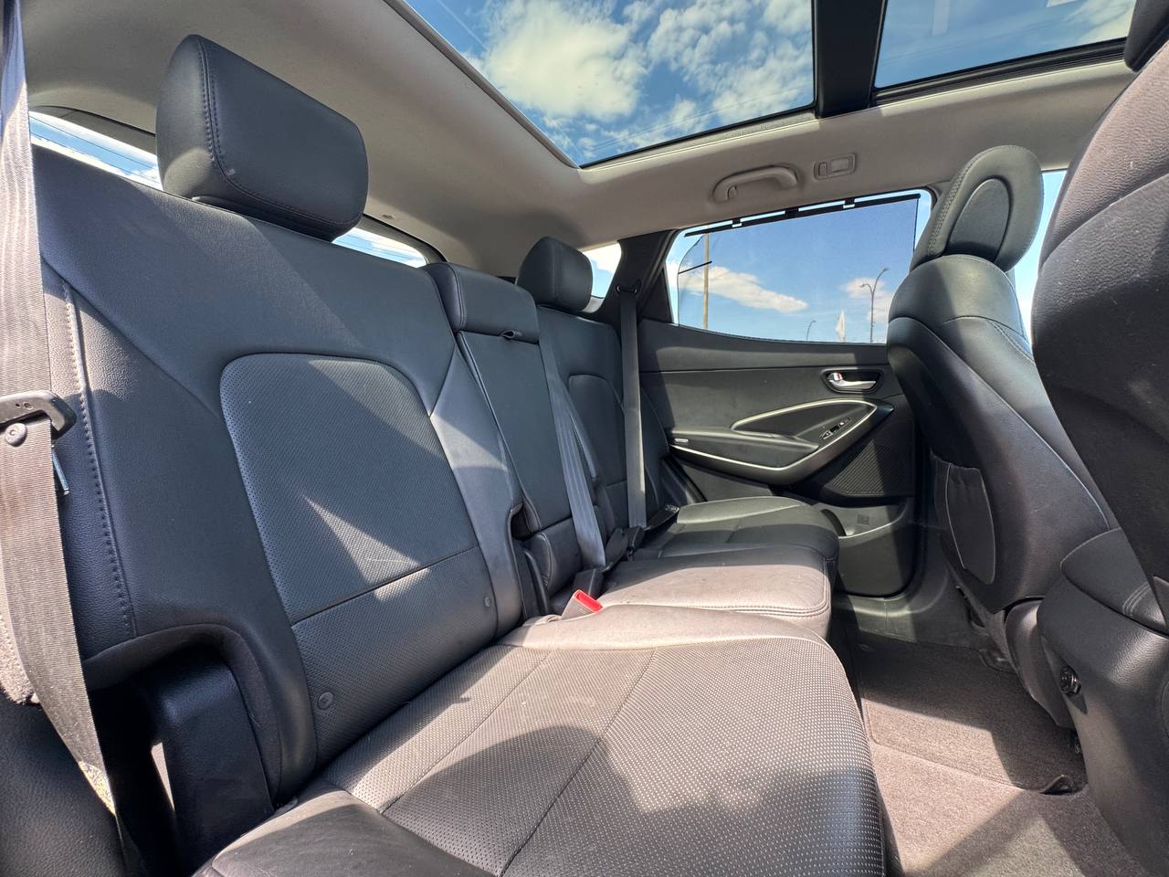 2017 Hyundai Santa Fe Sport SE**AWD**SAAQ CERTIFIEE**TOIT OUVRANT PANORAMIQUE**SIEGE EN CUIR**CAMERA DE RECUL**SIEGES CHAUFFNATS AVANT ET ARRIERE**Volant Chauffant**Alerte d'angle Mort**MAGS** Image principale