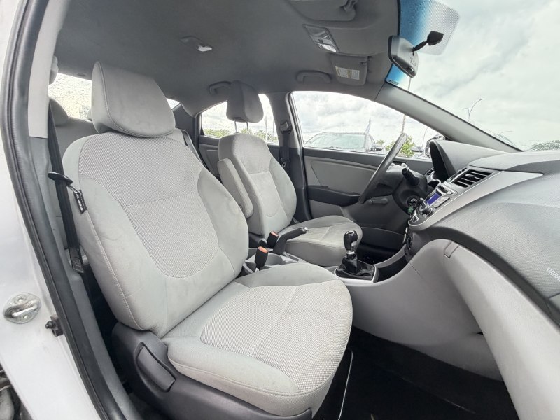 2014 Hyundai Accent L**PAS DE ROUILLE**BONNE CONDITION** Image principale