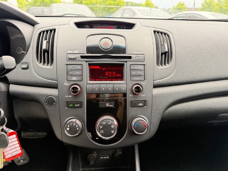 2011 Kia Forte EX**SIEGES CHAUFFANTS**REGULATEURE DE VITESSE** Image principale