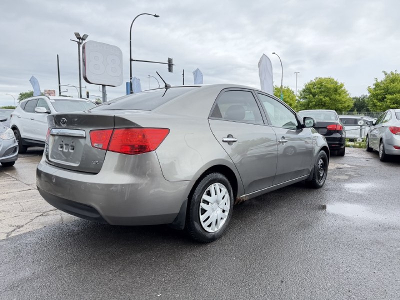 2011 Kia Forte EX**SIEGES CHAUFFANTS**REGULATEURE DE VITESSE** Image principale