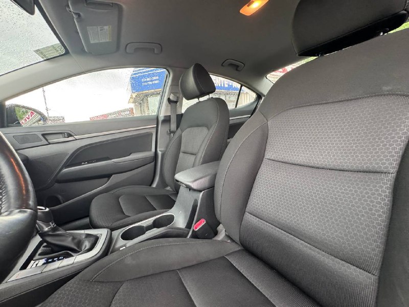 2017 Hyundai Elantra GL Image principale