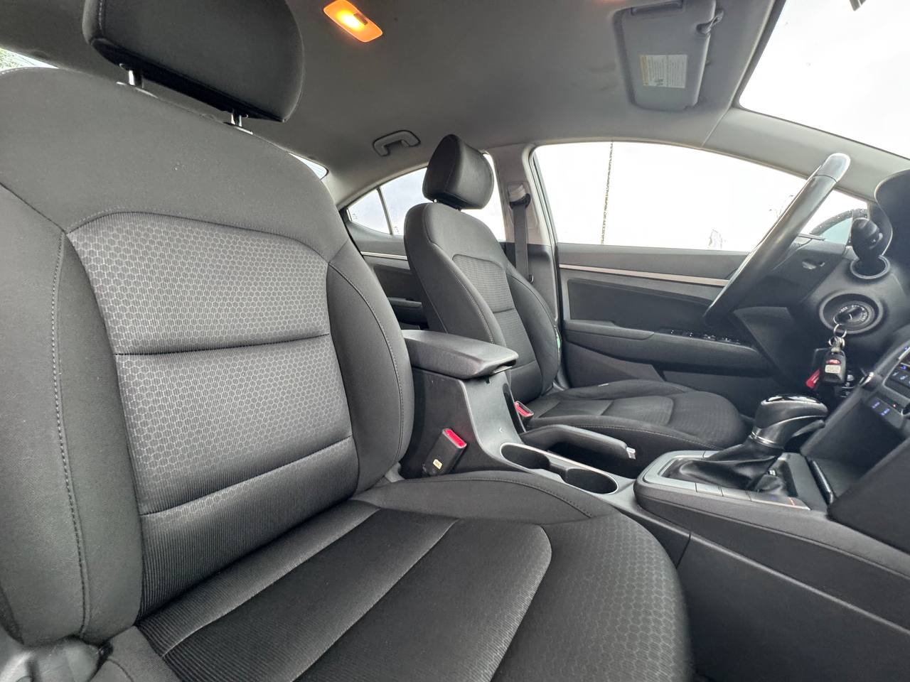 2017 Hyundai Elantra GL Image principale