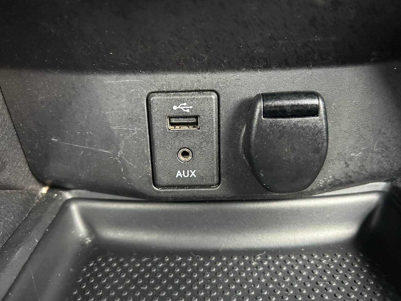 2016 Nissan LEAF SV**NAVIGATION**CAMERA DE RECUL**BLUETOOTH**SIEGES CHAUFFANT** SIEGES EN CUIR**VOLANT CHAUFFANT** Main Image