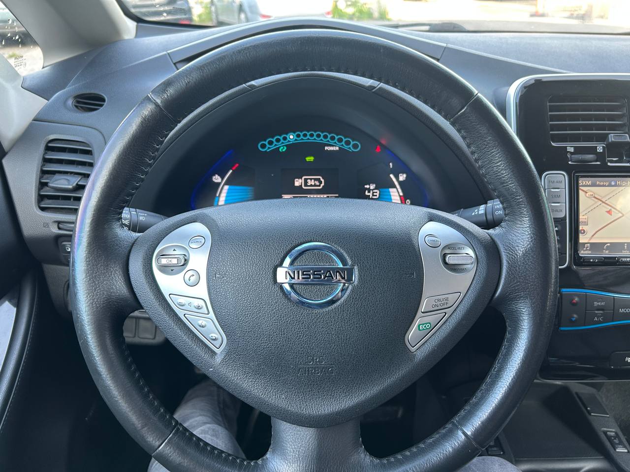 2016 Nissan LEAF SV**NAVIGATION**CAMERA DE RECUL**BLUETOOTH**SIEGES CHAUFFANT** SIEGES EN CUIR**VOLANT CHAUFFANT** Main Image