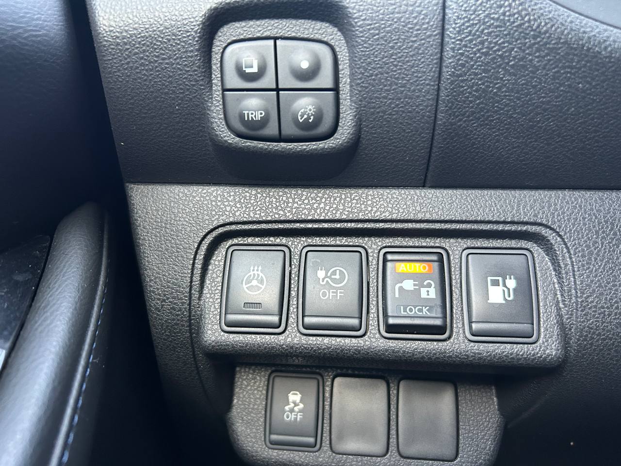 2016 Nissan LEAF SV**NAVIGATION**CAMERA DE RECUL**BLUETOOTH**SIEGES CHAUFFANT** SIEGES EN CUIR**VOLANT CHAUFFANT** Main Image
